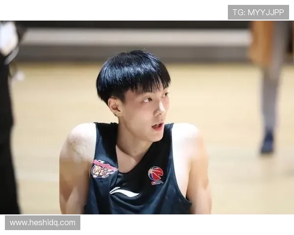 胡明轩:从青涩新人到篮球赛场的璀璨之星,勇敢拼搏铸就辉煌人生