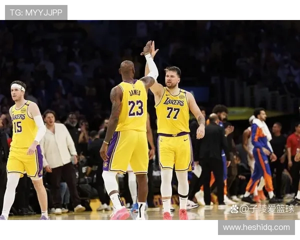 2015年NBA湖人与骑士激战回顾：经典对决与精彩瞬间分析